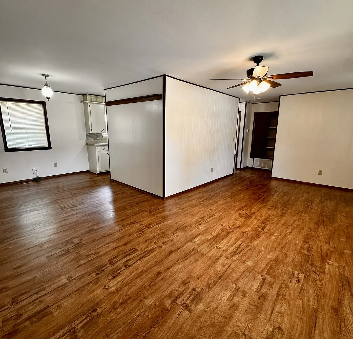 2 bed, 1.0 bath, 1095 sqft, $1,550 — Photo 3
