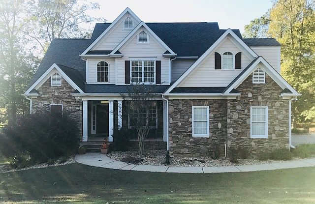 1st image of 11 Mossy Rock Ln