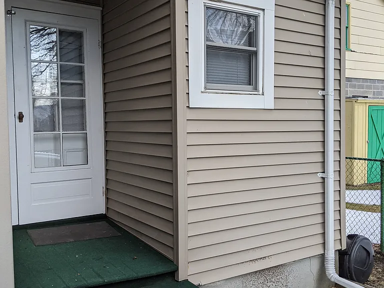 107 S Elmira St #1 — Photo 12