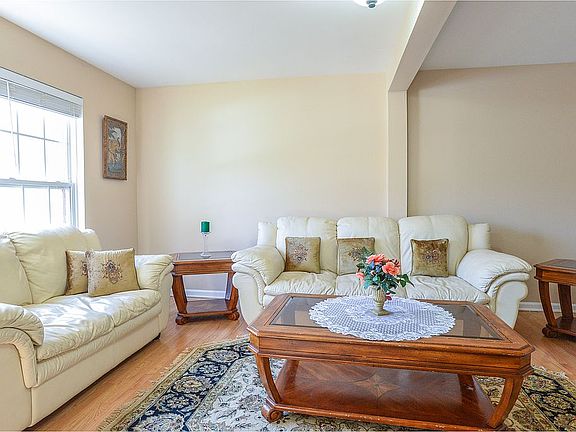 3rd image of 18702 Harmony Woods Ln