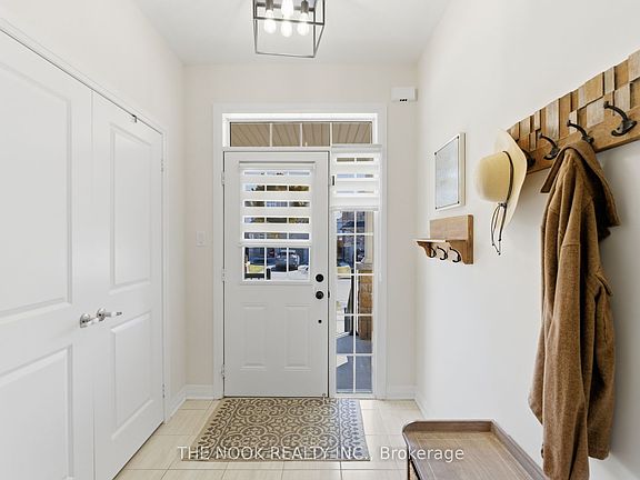 4th image of 28 Fernridge Hts