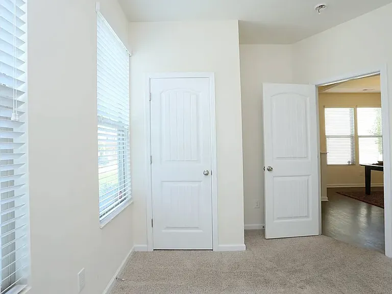 131 Holly Berry Ln — Photo 18
