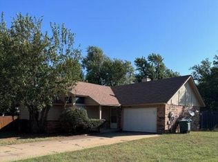 512 Beagle Cir, Edmond, OK 73003