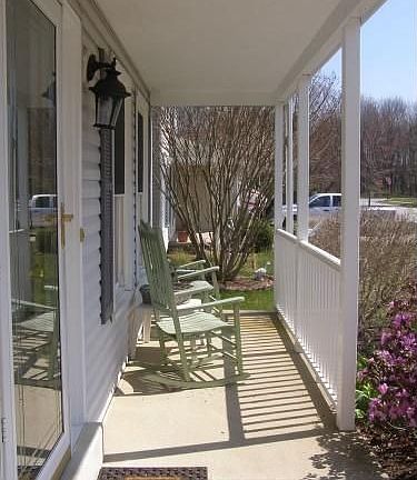 3rd image of 771 Fox Chase Cir