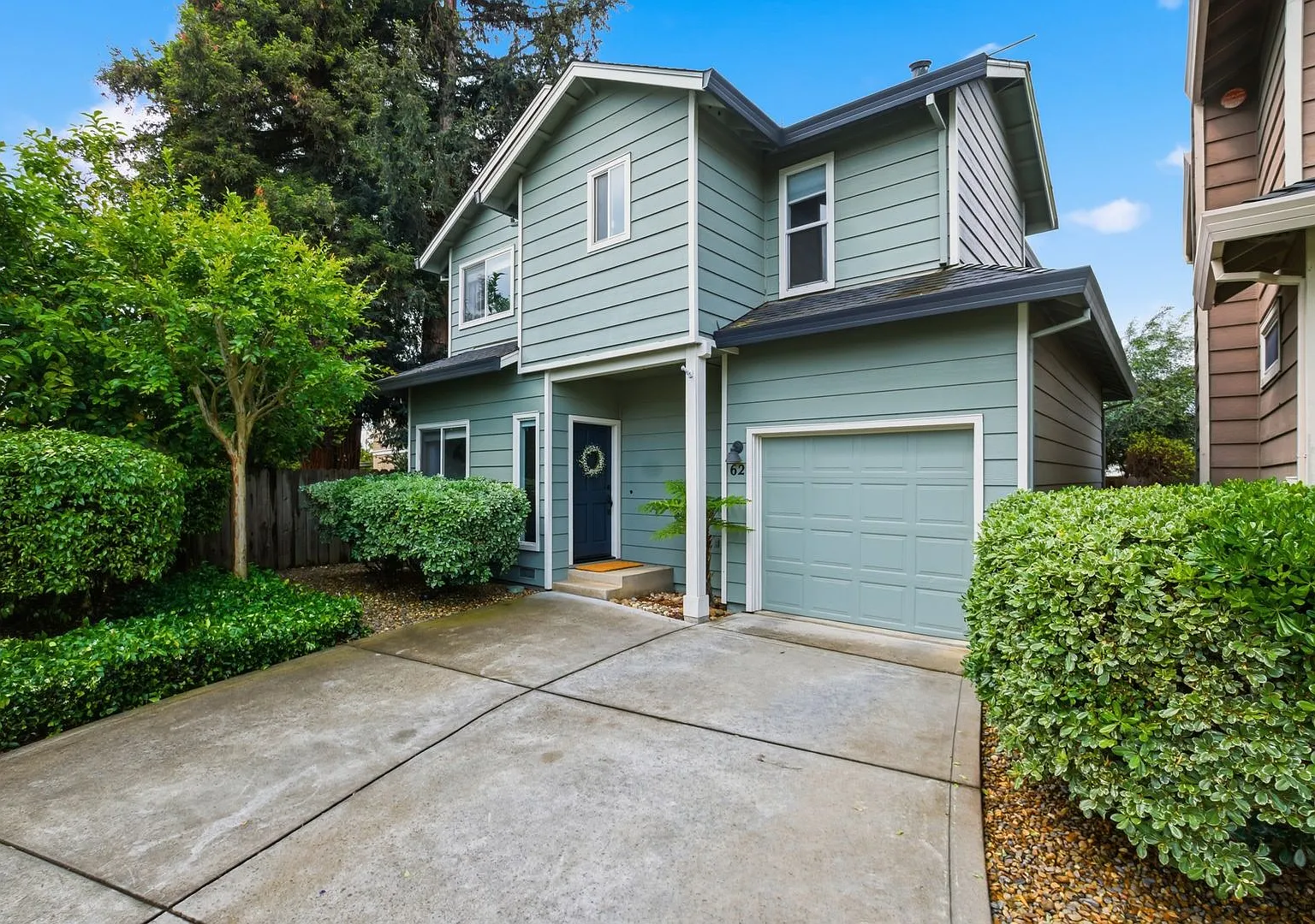 Contemporary 2 Bed, 2.5 Bath Home in North Napa — Photo 2