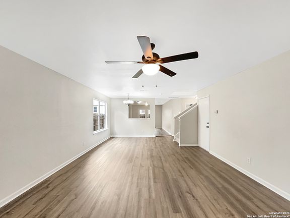 3rd image of 9027 Lilac Hill