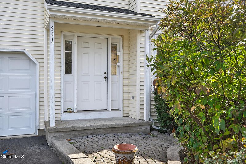 2nd image of 29A Mapleridge Avenue