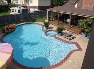 923 Lake Country Dr, Seabrook, TX 77586