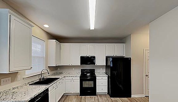 5th image of 6102 Elderbush Dr