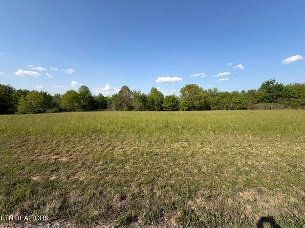 4 & 5 Houston Dr, Crossville, TN 38555