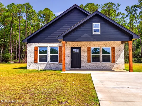3419 Raintree Dr, Gautier, MS 39553