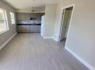 12 W 3rd St #B, Frostproof, FL 33843