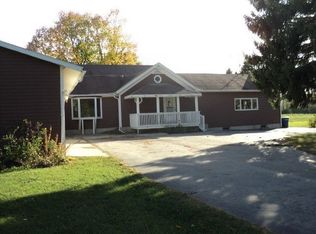 5016 Country Club Rd, Oshkosh, WI 54902