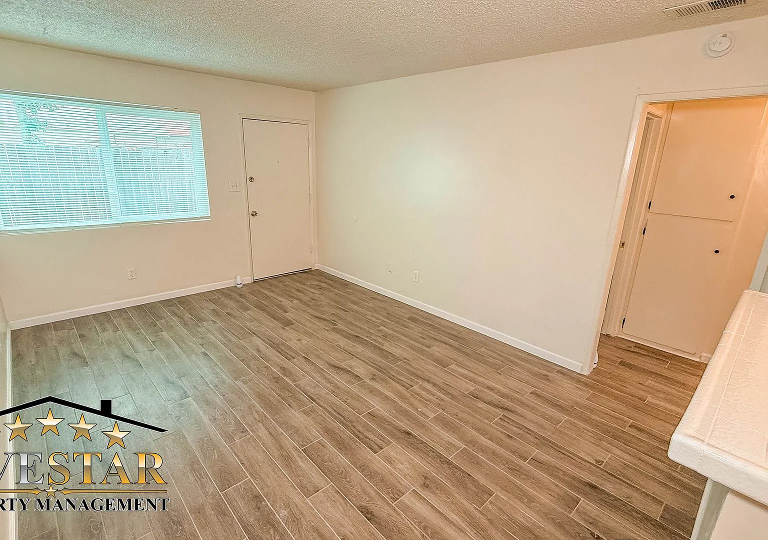609 Grace St — Photo 4