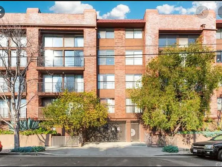869 S Wooster St — Photo 26