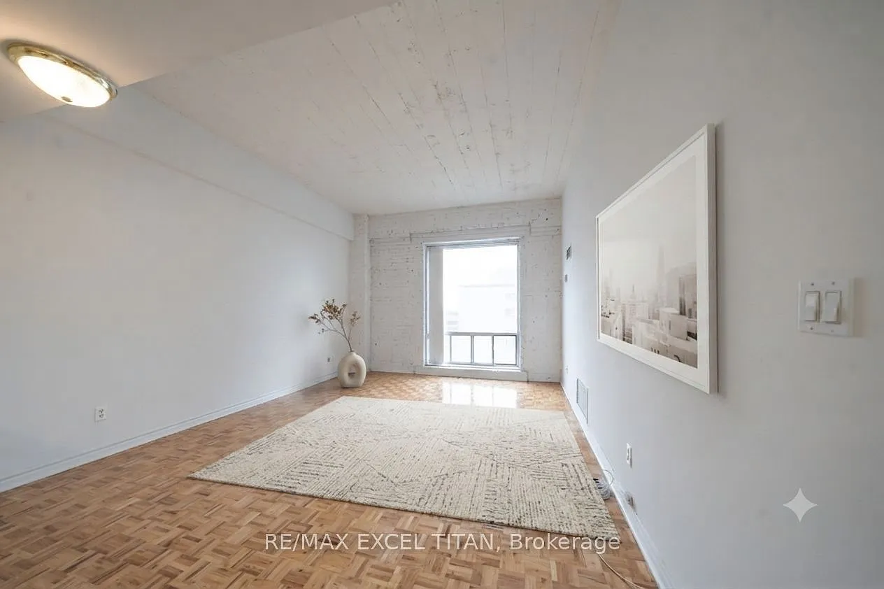 2 bed, $1,900 — Photo 3