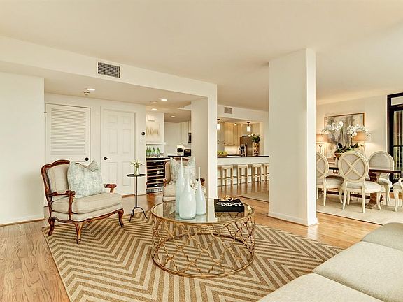 5th image of 5001 Woodway Dr Unit 1002