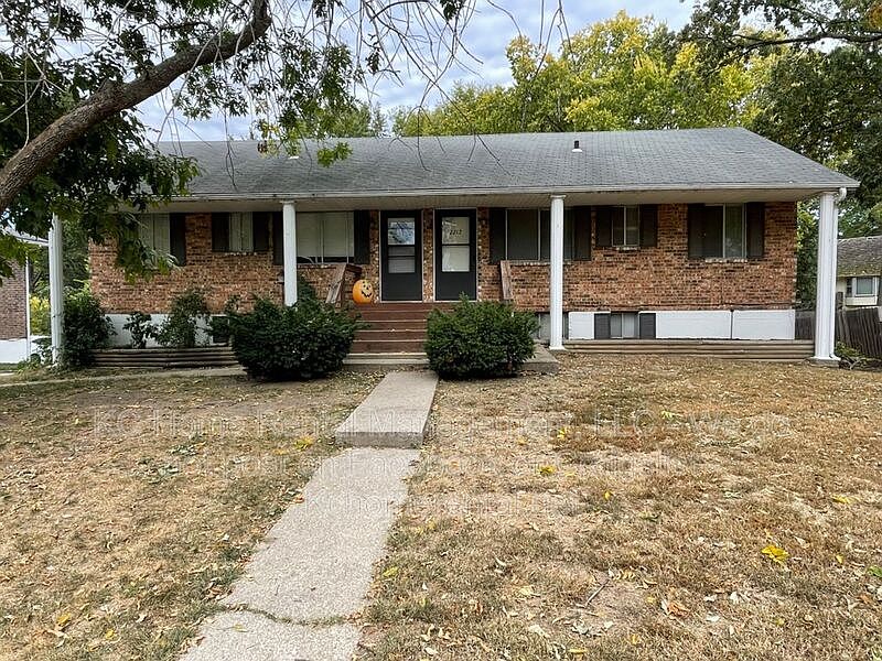 1st image of 2214 NE 77th St