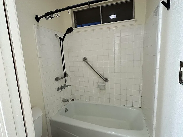 17 Ebony Ave — Photo 22