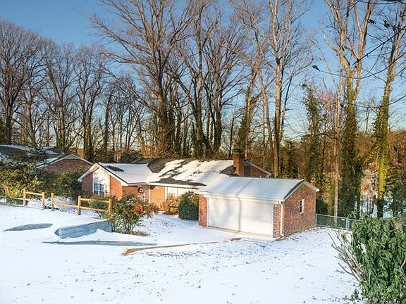 2nd image of 1815 Greenvale Ct