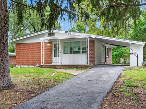 680 Jamaica Pl, Florissant, MO 63033
