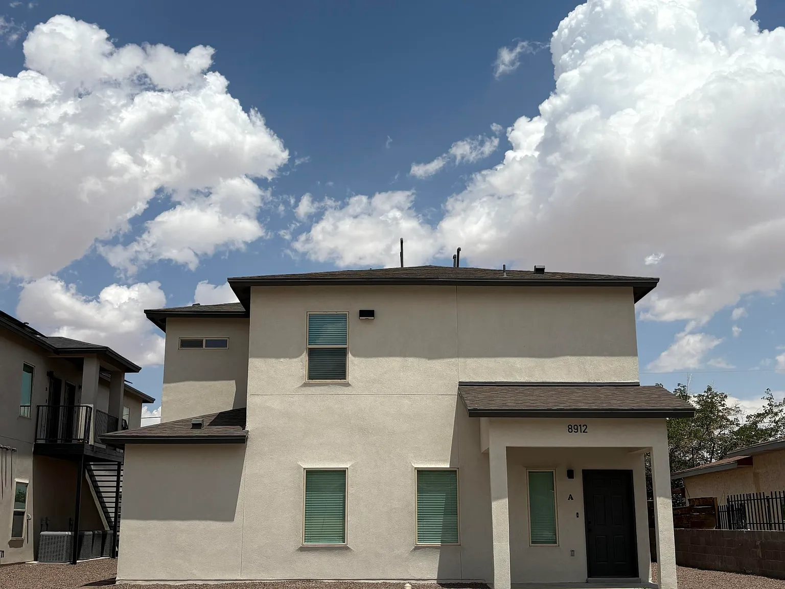 2 bed, 2.0 bath, 1000 sqft, $1,325 — Photo 1