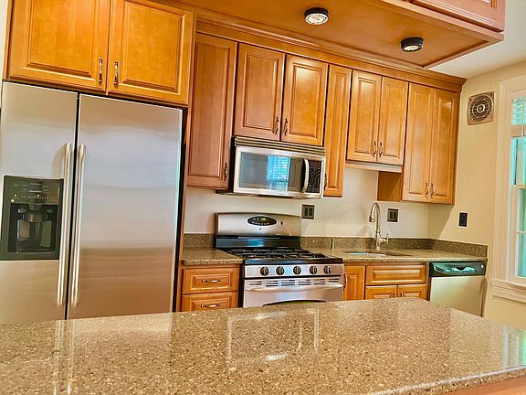 5th image of 1100 S Barton St Unit 289