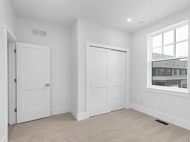 412 S Ctr — Photo 27