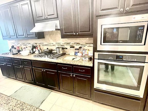 4th image of 2414 Sweetwater Ln