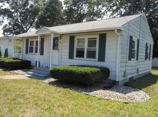 48 Allen St, Chicopee, MA 01020