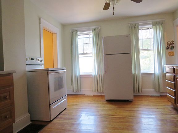 3rd image of 386 Greenwood St
