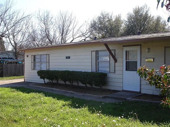 2nd image of 833 Camino Dr