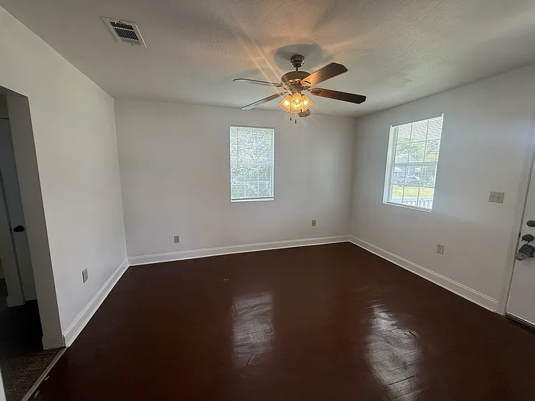 213 Chestnut Ave — Photo 5