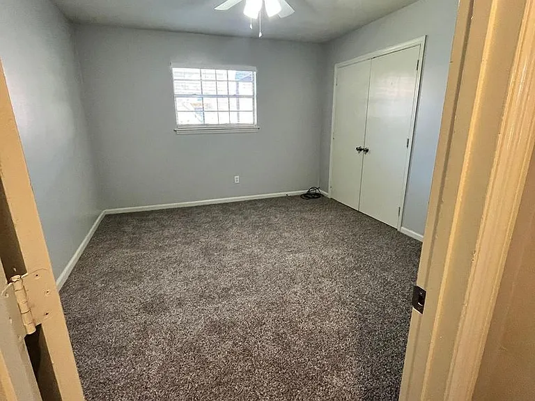 Huntingdon Apartments — Photo 12