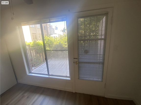 4th image of 2725A Franklin St #A