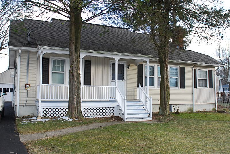 1st image of 102 Hollywood Ave