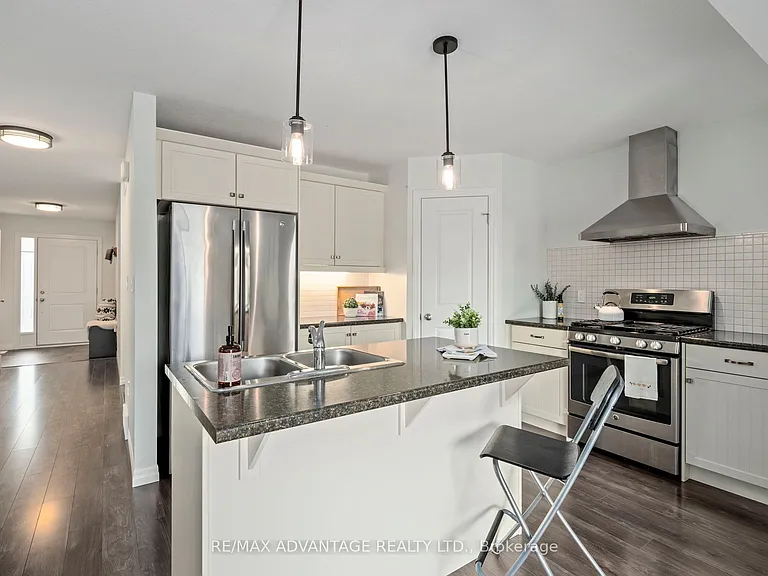 377 Beech St — Photo 10