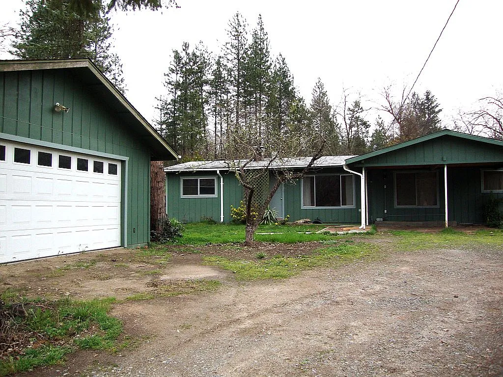 275 Moonbeam Ln photo 1
