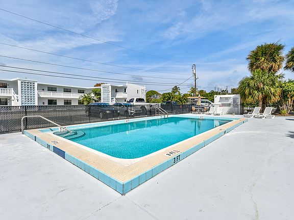 2nd image of 324 Southwind Dr APT 15