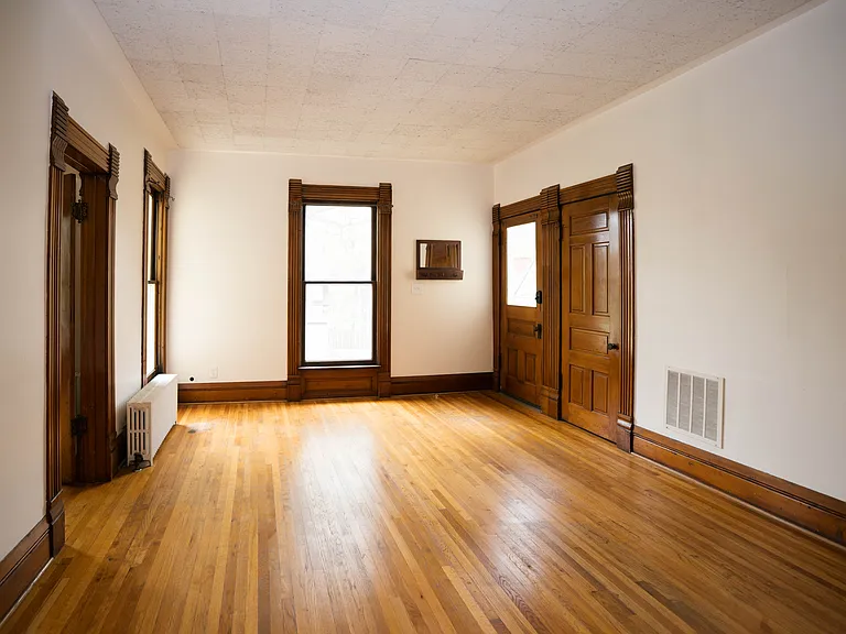 2399 Robinwood Ave — Photo 31