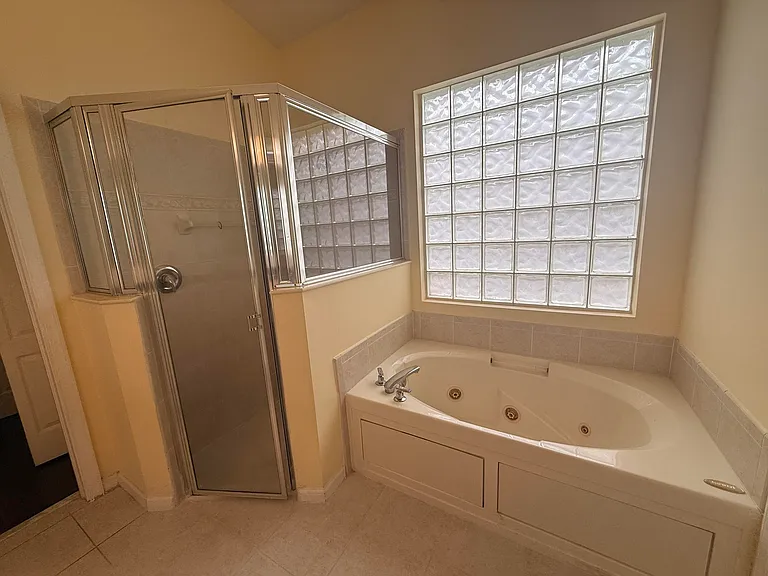 10372 Old Winston Ct — Photo 14