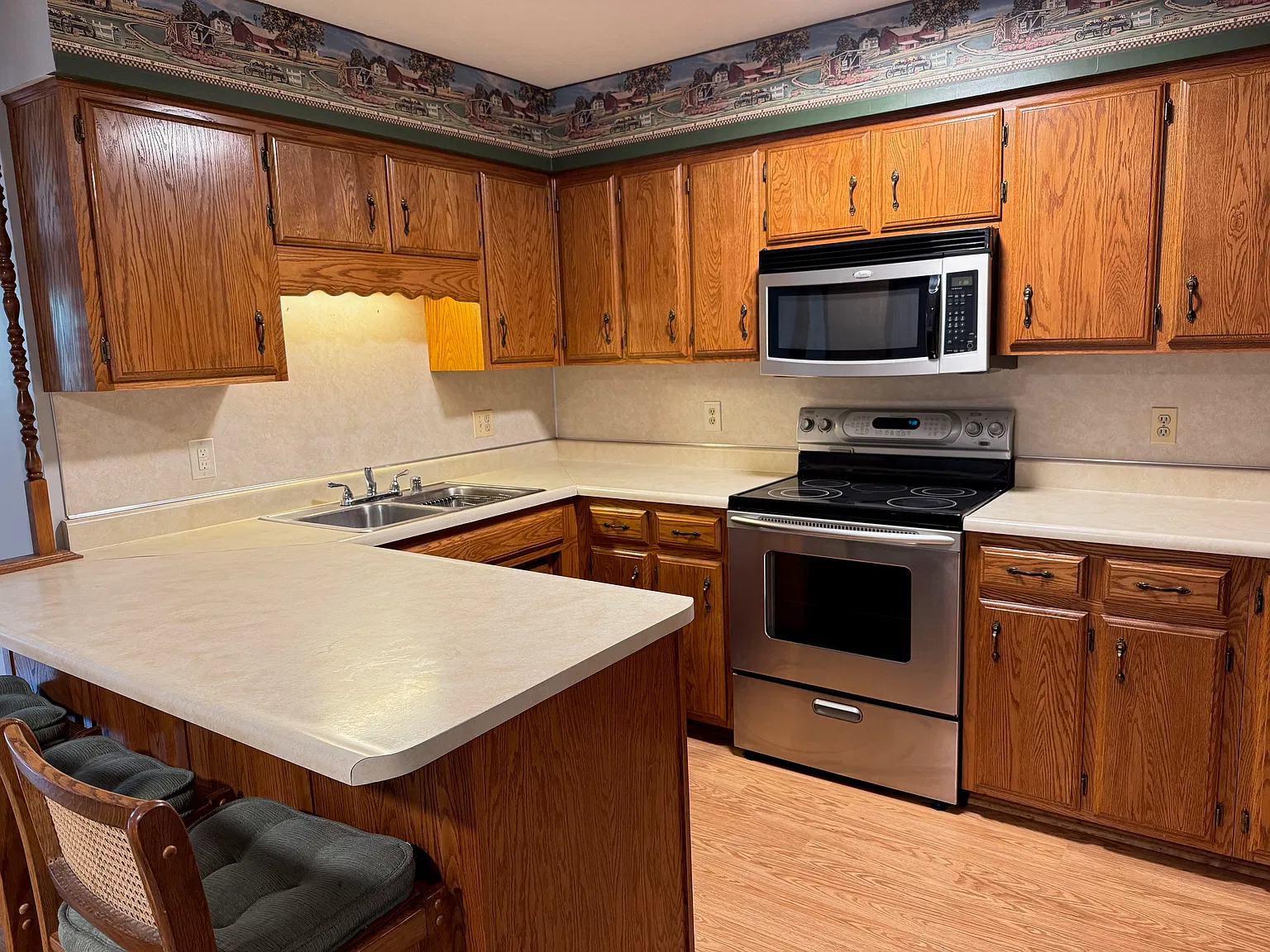 3 bed, 1410 sqft, $1,700 — Photo 2