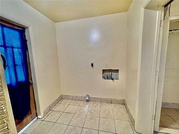 5th image of 1813 Cedarbrook St