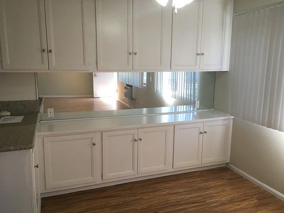 5th image of 1221 Lyndon St APT 11