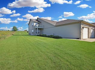 3254 W Rye Ridge Trl, Freeport, IL 61032