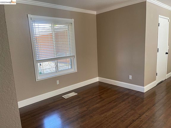 5th image of 4308 Oakdale Pl