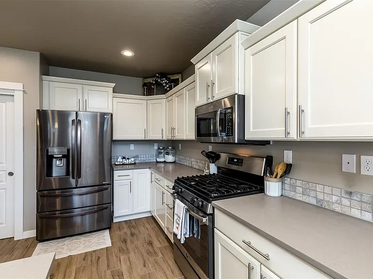9549 Goldenpond Ct — Photo 25