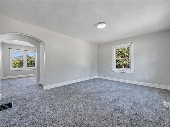2nd image of 4314 Pennsylvania Ave NE