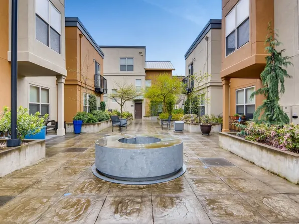 6273 NE Carillion Dr Unit 103, Hillsboro, OR 97124