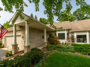 2137 Lamberton Creek Ln NE, Grand Rapids, MI 49505